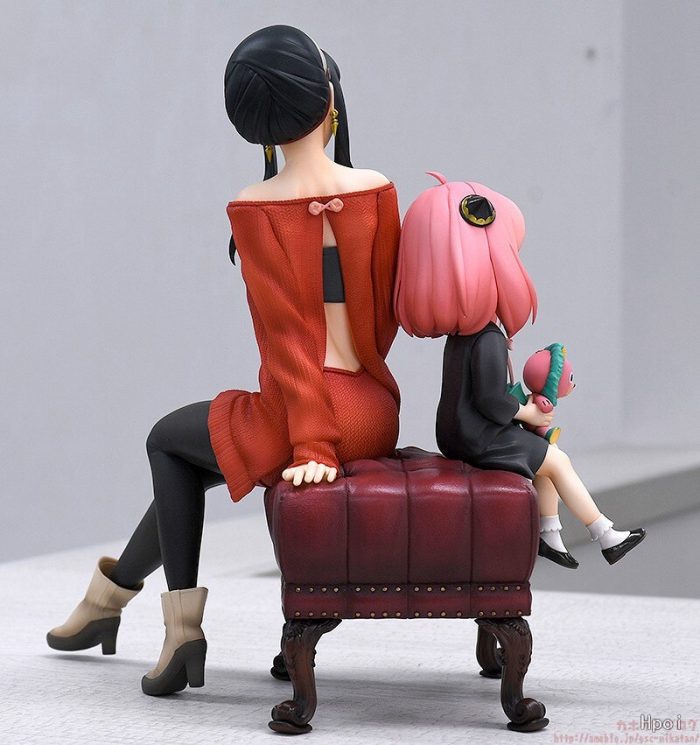 15cm SPY X Family Anya Anime Figures Yor Forger Sitting Sofa Kawaii Action PVC Figure Desktop 1 - Spy x Family Store